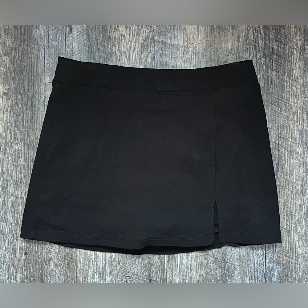 Forever 21 Classic Black Skort